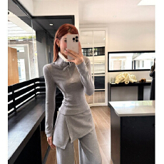 chic气质秋冬毛毛拼接高级感简约修身T恤韩系时尚外穿显瘦上衣女