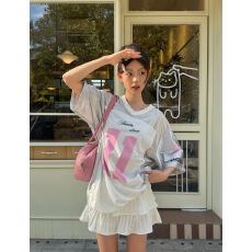 批发欧韩时尚设计新款字母夏季百搭宽松短袖<b class='q'>t</b><b class='q'>恤</b><b class='q'>女</b>