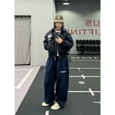 批发美式复古藏青色刺绣休闲阔腿长裤女款慵懒版型宽松百搭<b class='q'>休闲裤</b>子女