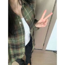 批发超级显白绿色格子<b class='q'>衬衫女</b>春秋新款韩系复古百搭长袖宽松衬衣外套