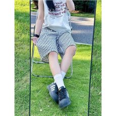 批发原版泡泡格格子条纹休闲短裤<b class='q'>男</b>女夏季慵懒风泡泡纱情侣五分裤