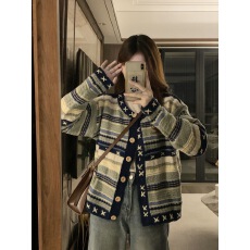 批发秋季宽松显瘦上衣大码女装<b class='q'>韩版</b>复古条纹重工单排扣毛衣<b class='q'>外套</b>潮别致
