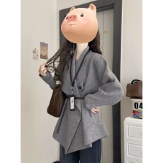 批发不规则<b class='q'>中长款</b>灰色V领毛衣外套女秋冬季高级感慵懒风宽松针织开衫