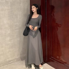 批发修身长袖针织<b class='q'>连衣裙</b>女秋收腰显瘦高级感气质温柔风U领法式a字<b class='q'>长裙</b>