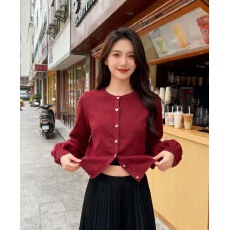 批发秋冬<b class='q'>新款</b>洋气减龄圆领金属爱心纽扣长袖针织开衫上衣