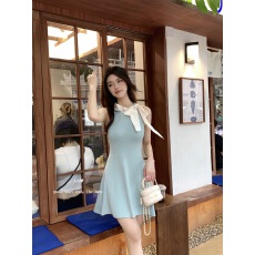 批发夏日新款氛围感韩系系带设计感温柔风针织<b class='q'>连衣裙</b>女