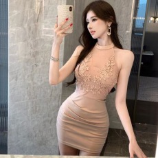 温柔淑女花朵网纱挂脖无袖连衣裙纯欲气质修身露背显瘦打底连衣裙