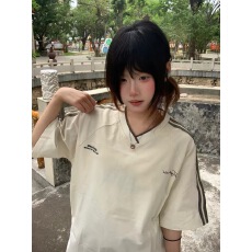 批发美式学院风条纹拼接V领<b class='q'>短</b>袖T恤女夏季新款宽松百搭休闲风体恤上衣
