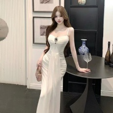 批发名媛气质法式轻奢吊带连衣裙千金抹胸飘带<b class='q'>礼服</b>度假显瘦长裙女