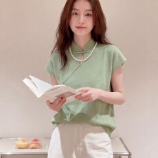 批发绿色国风立领设计感盘扣上衣女装夏季新中式百搭洋气显瘦大码<b class='q'>T</b><b class='q'>恤</b>