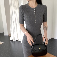 批发灰色<b class='q'>连衣裙</b>女短袖内搭气质排扣夏季修身收腰打底针织包臀裙中长款