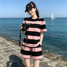 批发海军风条纹短袖短<b class='q'>裤</b>两件套女夏季新款宽松显瘦休闲运动套装女