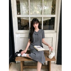批发灰色花边娃娃领飘带短袖针织<b class='q'>连衣裙</b>女宽松温柔直筒<b class='q'>中长</b>款 T 恤裙