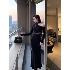 批发美式蕾丝拼接斜肩性感长袖<b class='q'>连衣裙</b>秋冬辣妹设计感小众包臀礼服长裙