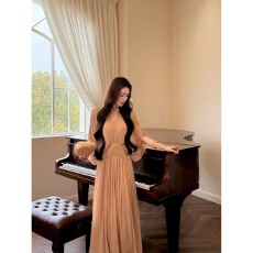 批发xinxin【慕斯女神】 法式优雅轻盈褶皱落肩<b class='q'>蝙蝠</b>袖收腰<b class='q'>连衣裙</b>