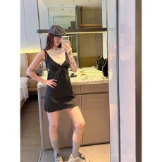 批发甜美纯欲风V领撞色修身显瘦假两件针织连衣裙