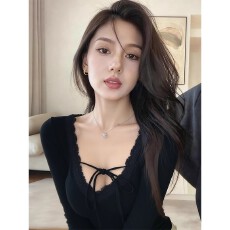 260克随心裁秋冬别致黑色小个子系带v领打底衫女纯欲辣妹绝美上衣