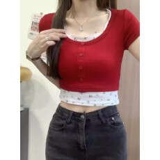 260克随心裁甜辣小碎花红色显白正肩短袖t恤女修身两件套短款上衣