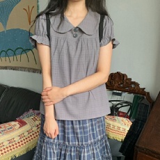 批发已出货 韩版日系复古学院风娃娃领格纹褶皱木耳边泡泡袖衬衫上衣