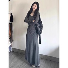 批发早秋穿搭灰色<b class='q'>连衣裙</b>子<b class='q'>女</b>秋季2025年新款针织包臀裙紧修身显瘦长<b class='q'>裙</b>