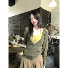 批发2025v领挂脖两件套女 春秋新款真两件设计层次感穿搭<b class='q'>套装</b>上衣