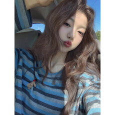 批发张<b class='q'>贝贝</b>ibell手作腊肠狗布艺日系减龄廓形宽松撞色条纹长袖圆领tee