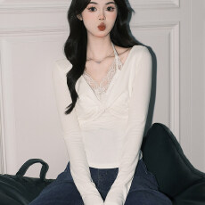 批发纯欲蕾丝挂脖假两件v领<b class='q'>长袖</b><b class='q'>t</b><b class='q'>恤</b>女春秋韩系氛围感修身内搭打底上衣