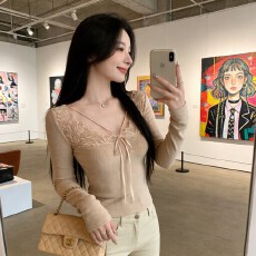 批发纯欲风<b class='q'>蕾丝</b>拼接V领长袖针织衫女秋冬新款超好看内搭修身打底上衣