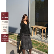 批发马儿MAR 复古设计感木耳边V领针织衫女修身显瘦黑色打底衫