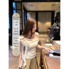 批发天丝螺纹荡领飘带<b class='q'>花朵</b>斜肩短袖<b class='q'>t</b><b class='q'>恤</b>女夏收腰褶皱背心上衣