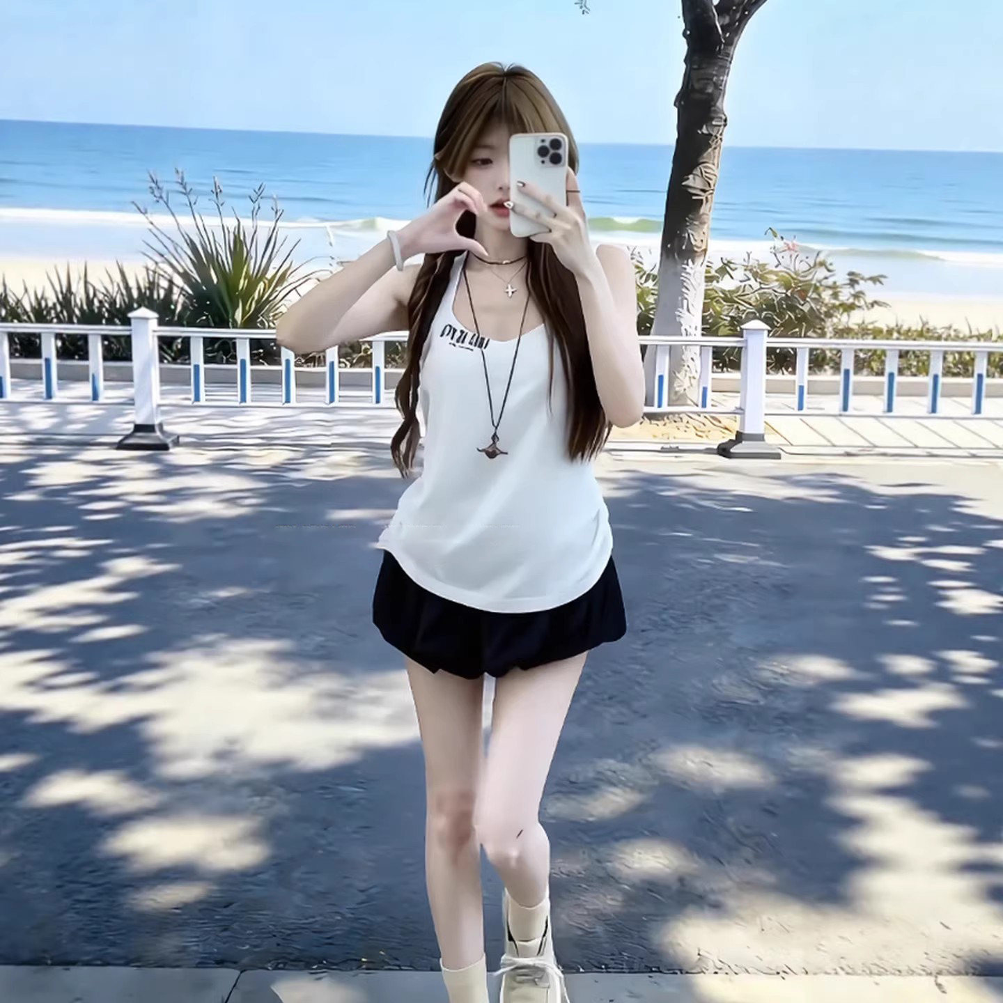 루즈핏 V넥 행침 목 칼라 캐미솔 2026 년 여름 새로운 여름 드레스 해변가 휴가 외출용 맨위 여성 의류