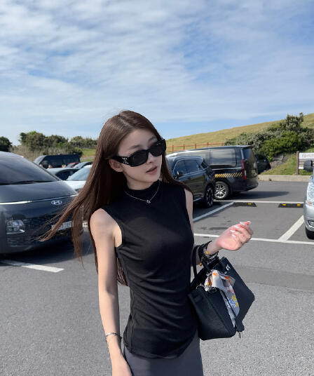 한국 대외 무역 새로운 캐주얼 패션 반하이넥 분위기 센스 조끼 여성 여름 2025