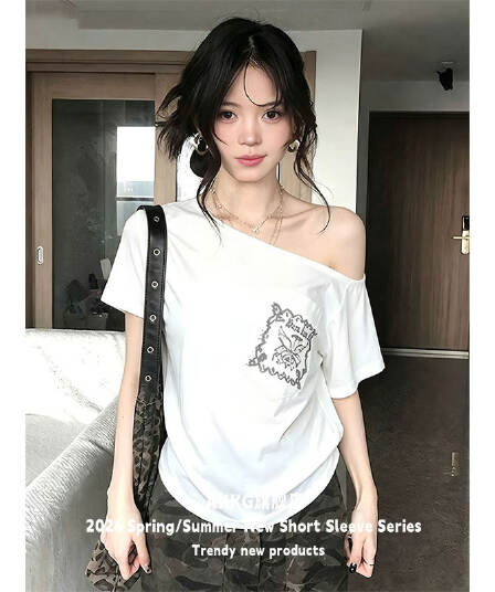 아메리칸 비스듬한 어깨 프린트 반팔 티셔츠 여성 여름 루즈핏 오프숄더 핫걸 레트로 디자인 센스 주머니 작은 셔츠 맨위
