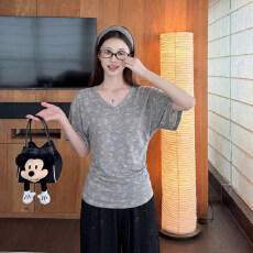 2026新款夏季女印花氧感T恤休闲风V领修身收腰短袖上衣
