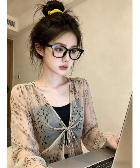 있음 가슴 패드 아메리칸 레오파드 무늬 V넥 긴팔 여성 여름 쉬폰 블라우스 스택 착용 벨트 가슴 패드 캐미솔 투피스 세트