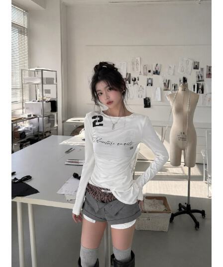 사람들 면 알파벳 프린트 긴팔 티셔츠 여성 몸매 가꾸기 주름 허리 수축 쇼트 스타일 슬림해 보이는 핫걸 만나는 맨위