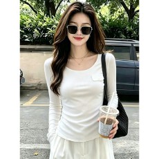 批发人棉时尚圆领长袖T恤打底衫女早秋新款显瘦简约气质小上衣