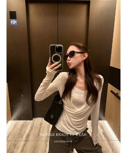 검은 콩 흠 청 치자 나무 늦게 와인 라이 경기 서울 흔들다 칼라 레이스 조각 작은 셔츠 부드러운 찹쌀 프로 피부 페이크 레이어드 맨위 여성