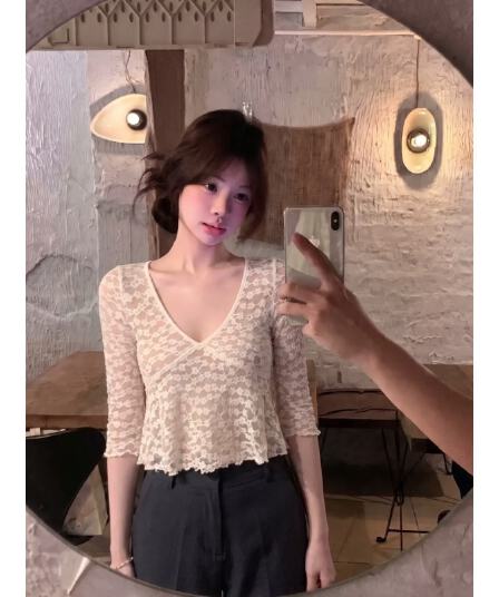 순수한 욕망 바람 품격 레이스 V넥 얇은 스타일 중간 소매 티셔츠 여성 여름 새로운 달콤함 연령 감소 몸매 가꾸기 슬림해 보이는 쇼트 스타일 맨위