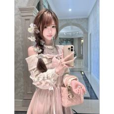 批发清楚系优雅温柔浅粉露肩拼接长裙甜美蝴蝶结蕾丝边系带<b class='q'>连衣裙</b>