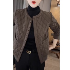 批发欧货时尚<b class='q'>妈妈装</b>单排扣菱格夹棉<b class='q'>外套</b>女秋冬季洋气休闲显瘦大码棉服