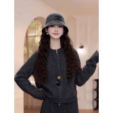 批发秋冬新款双拉链圆领毛衣开衫外套女士宽松加绒休闲格子裤时尚套装