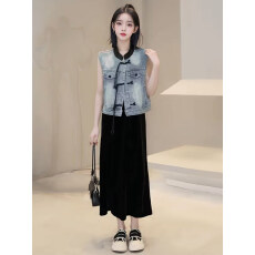 批发新中式国风盘扣牛仔马夹<b class='q'>外套</b>女2025夏季小个子外搭短款坎肩开衫潮