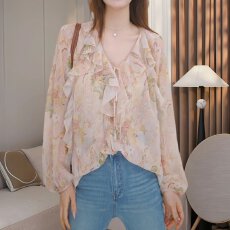 批发夏季时尚荷叶边碎花v领长袖<b class='q'>衬衫</b>女法式气质喇叭袖防晒罩衫上衣潮