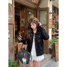 批发秋季早秋美式复古短款<b class='q'>牛仔</b><b class='q'>外套</b>女款秋设计感初秋正肩显瘦夹克上衣