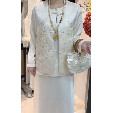 批发轻奢重工新中式国风马甲女刺绣上衣2025<b class='q'>夏</b>季新款复古背心盘扣马夹