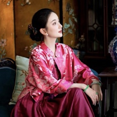 批发漱玉鸣鸾丨2025秋季新款丨真丝交织提花老缎子日常开衫外套上衣女