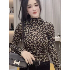 批发秋冬<b class='q'>装</b>2025新款豹纹德绒长袖打底衫女时尚洋气显瘦保暖内搭上衣服