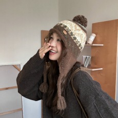 批发费尔岛风混色针织雷锋帽韩系秋<b class='q'>冬</b>新款可爱毛球显脸小护耳毛线帽