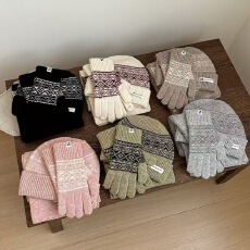 批发帽子围巾手套三件套秋<b class='q'>冬</b>加厚保暖防寒针织手套男女雪花情侣毛线帽